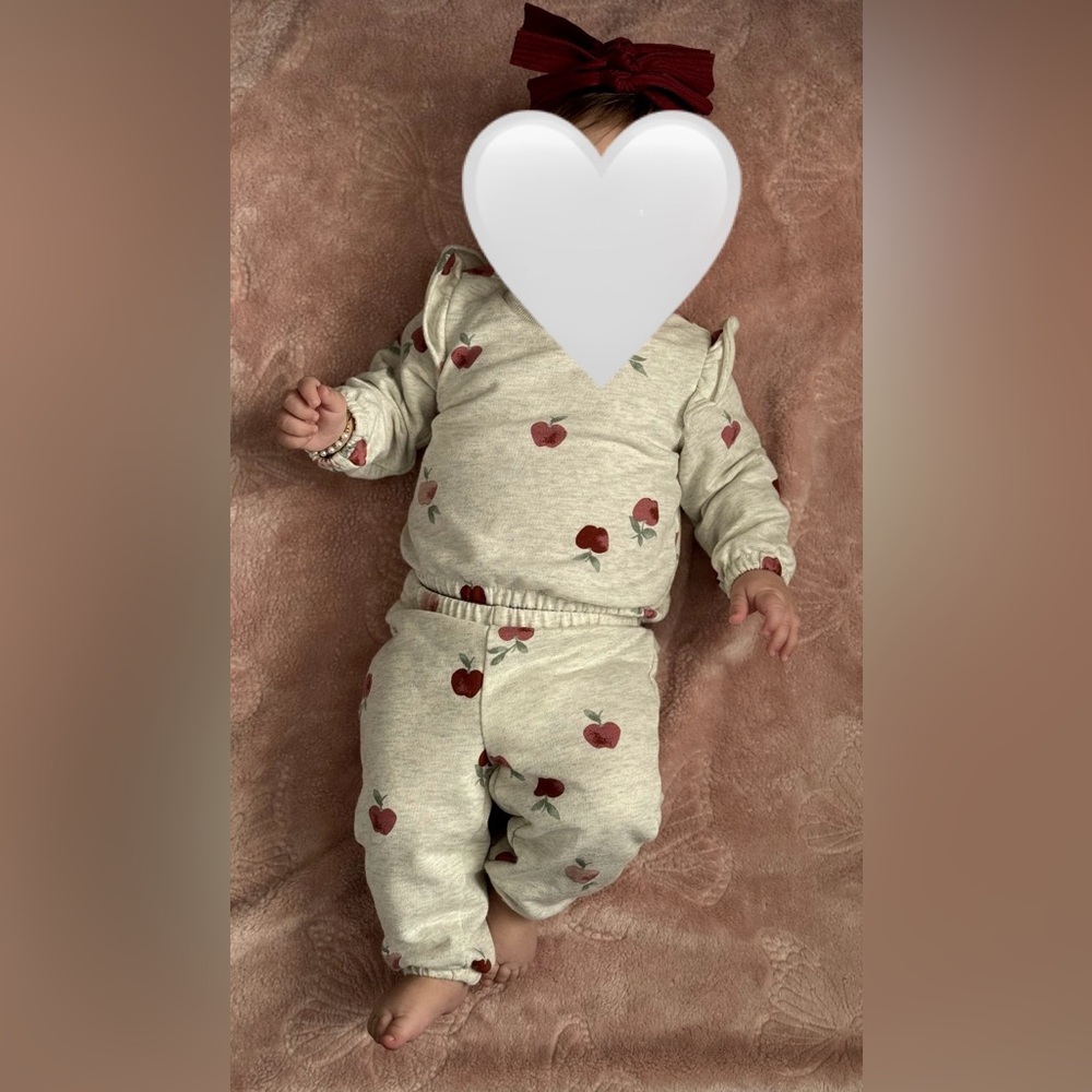 Carters Baby 2 Pc set